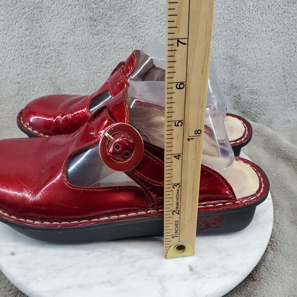 Alegria Shoes Womens EU 39 US 9 Ruby Red Metallic Leather Classic Clogs - Picture 2 of 11